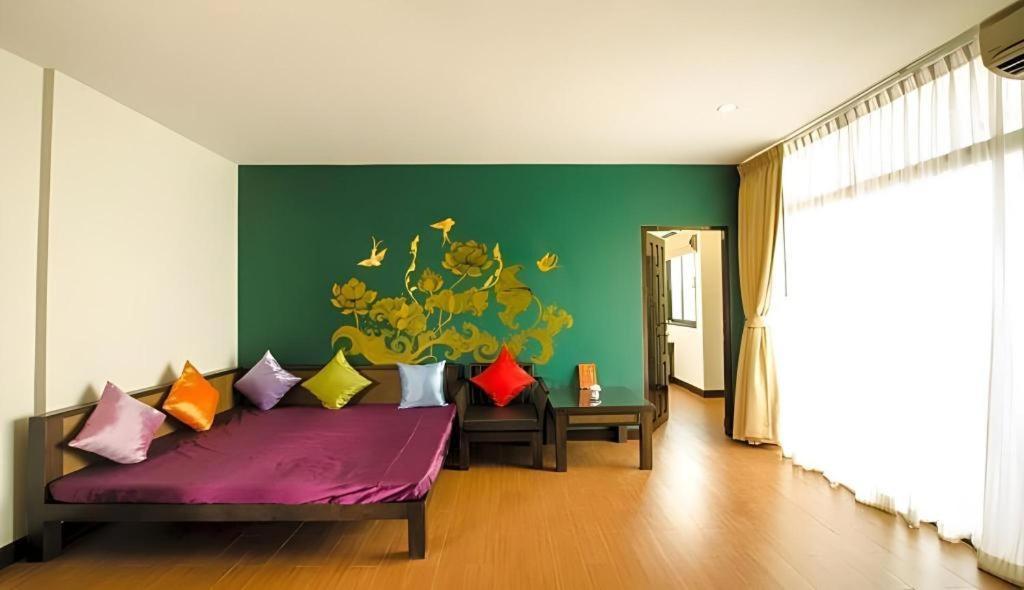 Maytara Hotel Pattaya Buitenkant foto